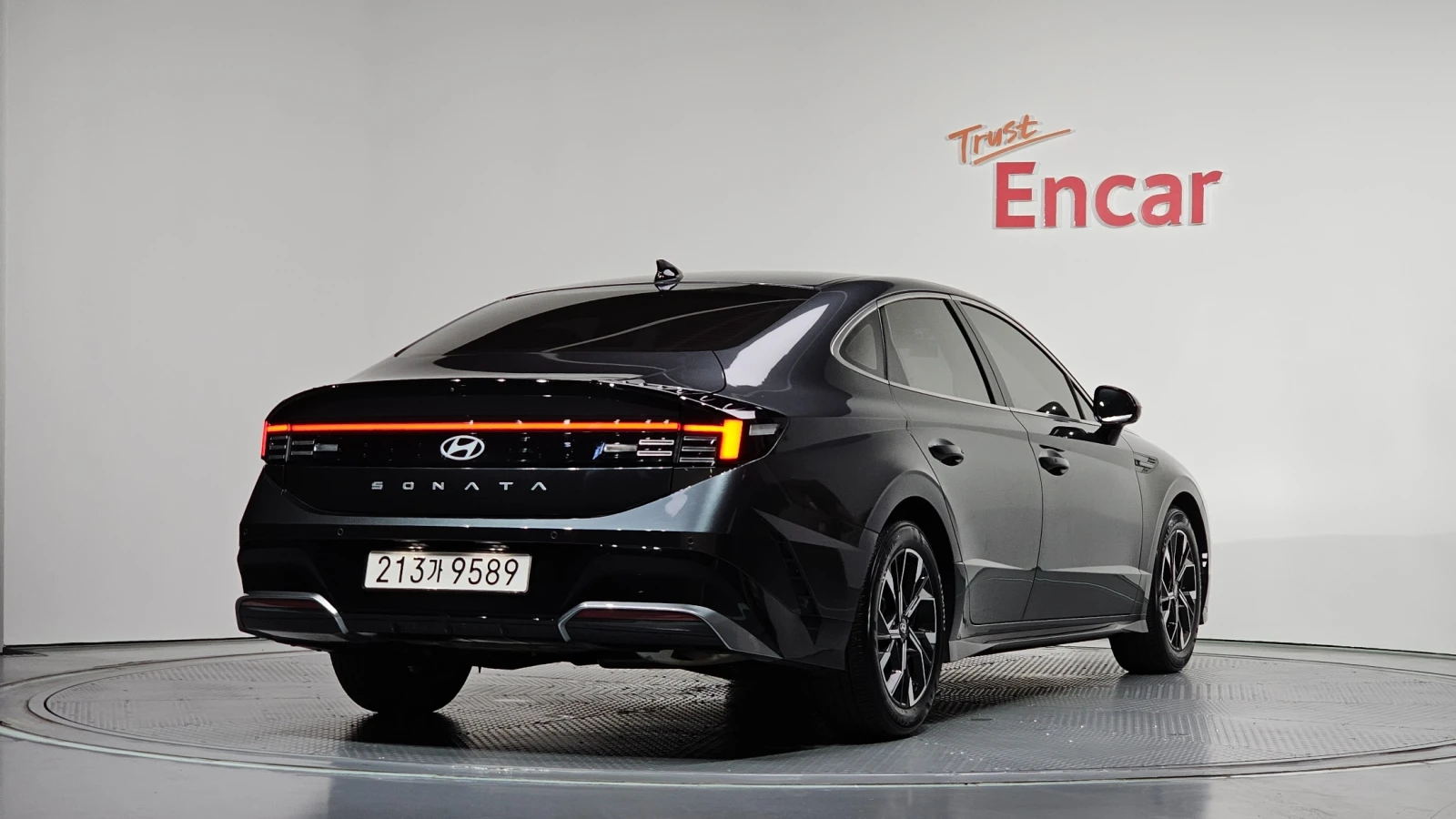 Hyundai Sonata Exclusive | Adaptive Cruise | Ventilated Seats | M, снимка 2 - Автомобили и джипове - 55827061
