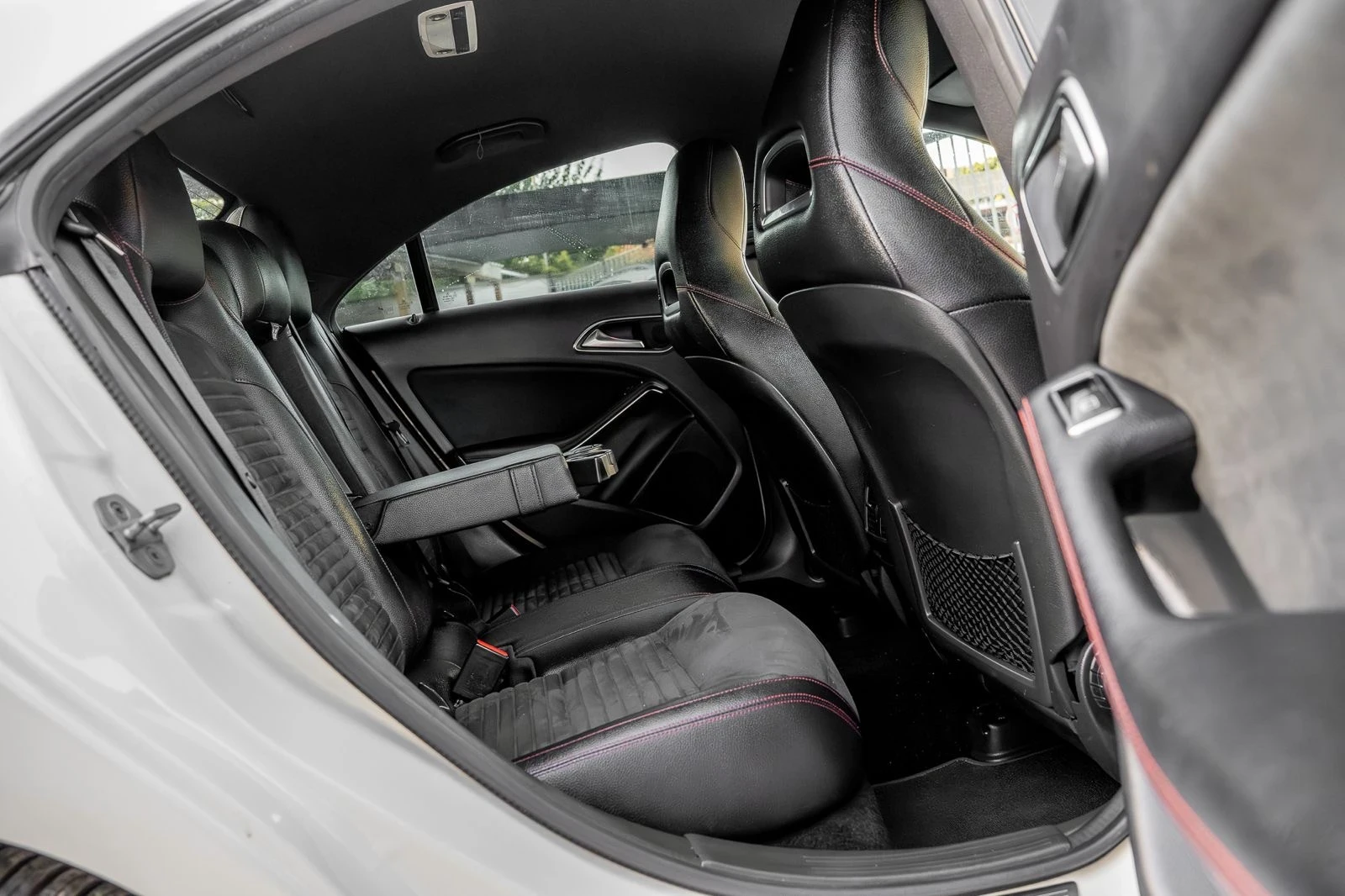 Mercedes-Benz CLA 220 2.2CDI-AMG-AGILITY-FACE-CARPLAY-ASSIST-AMBIENT-TOP, снимка 15 - Автомобили и джипове - 56084627
