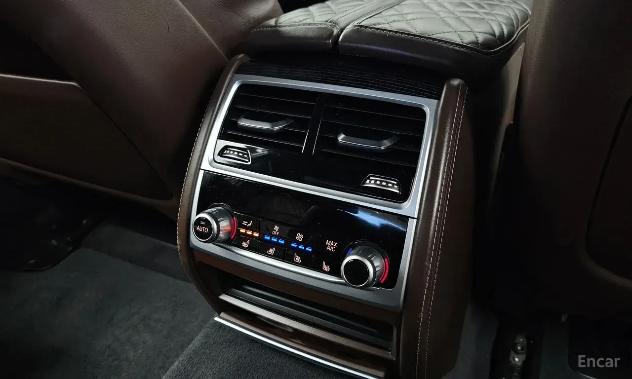 BMW 740 M* SPORT* ОБДУХВАНЕ* ДИСТРОНИК* ХЕДЪП* 360КАМЕРА* , снимка 16 - Автомобили и джипове - 56177101