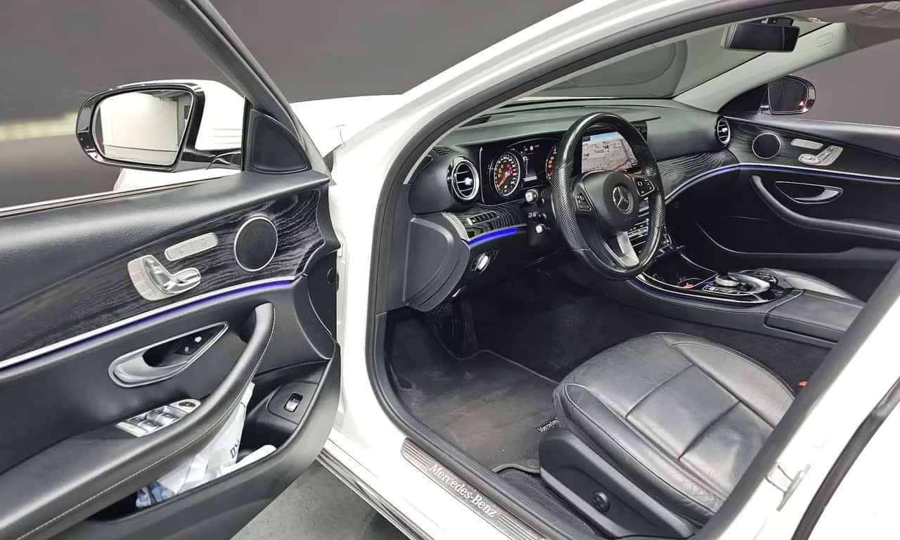 Mercedes-Benz E 220 d * 4MATIC * Avantgarde * Head Up * , снимка 6 - Автомобили и джипове - 56249514
