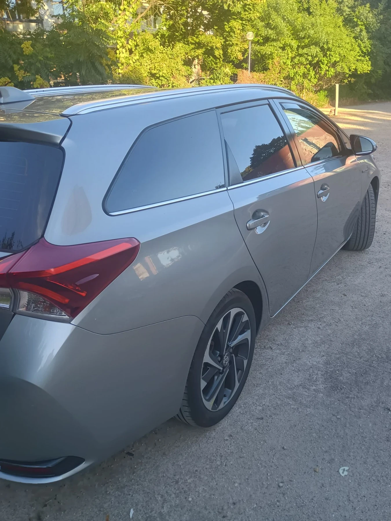 Toyota Auris, снимка 5 - Автомобили и джипове - 56347988
