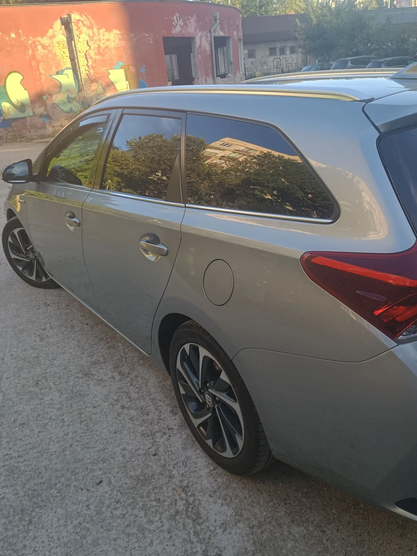 Toyota Auris, снимка 3 - Автомобили и джипове - 56347988