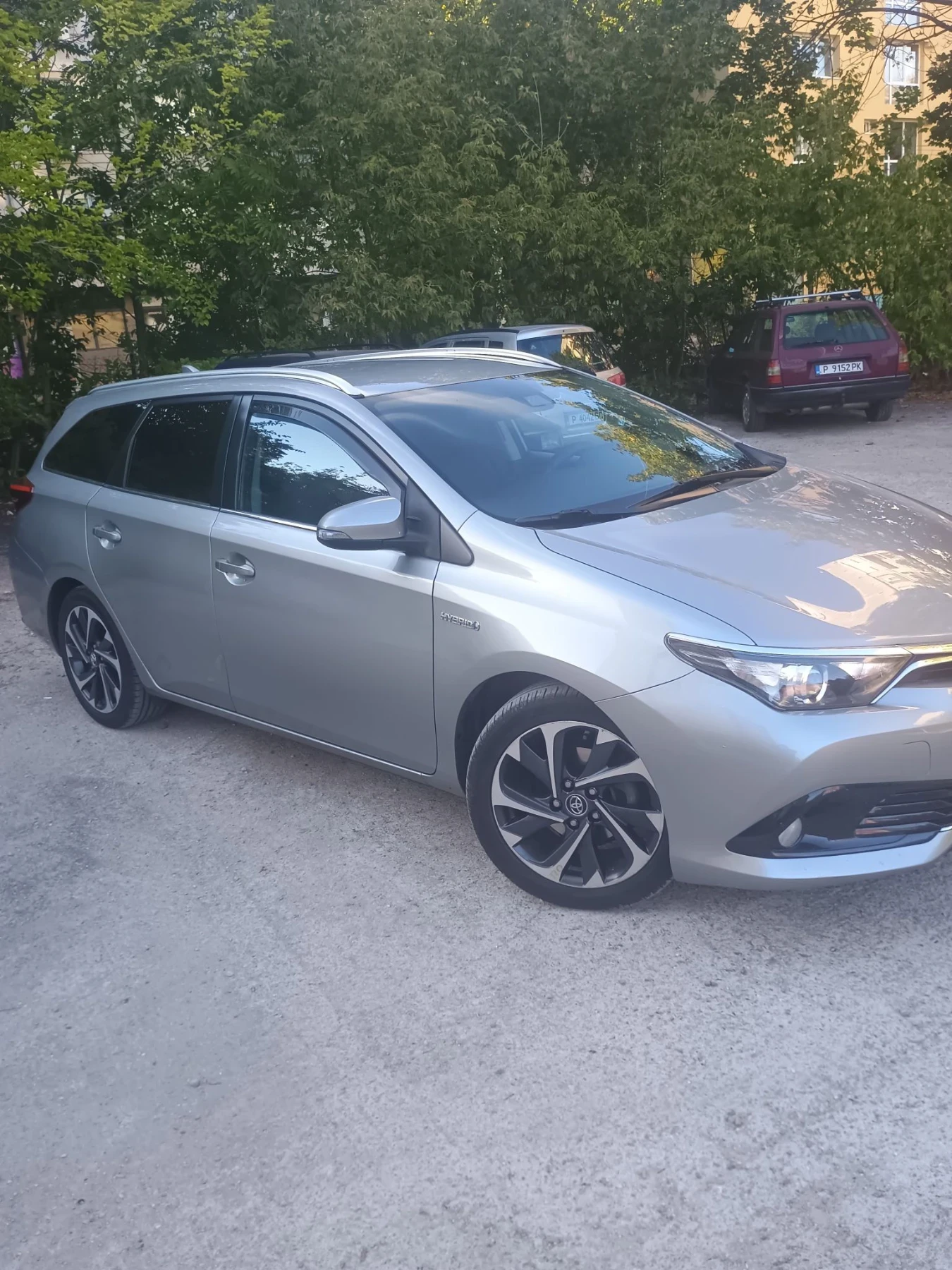 Toyota Auris, снимка 6 - Автомобили и джипове - 56347988