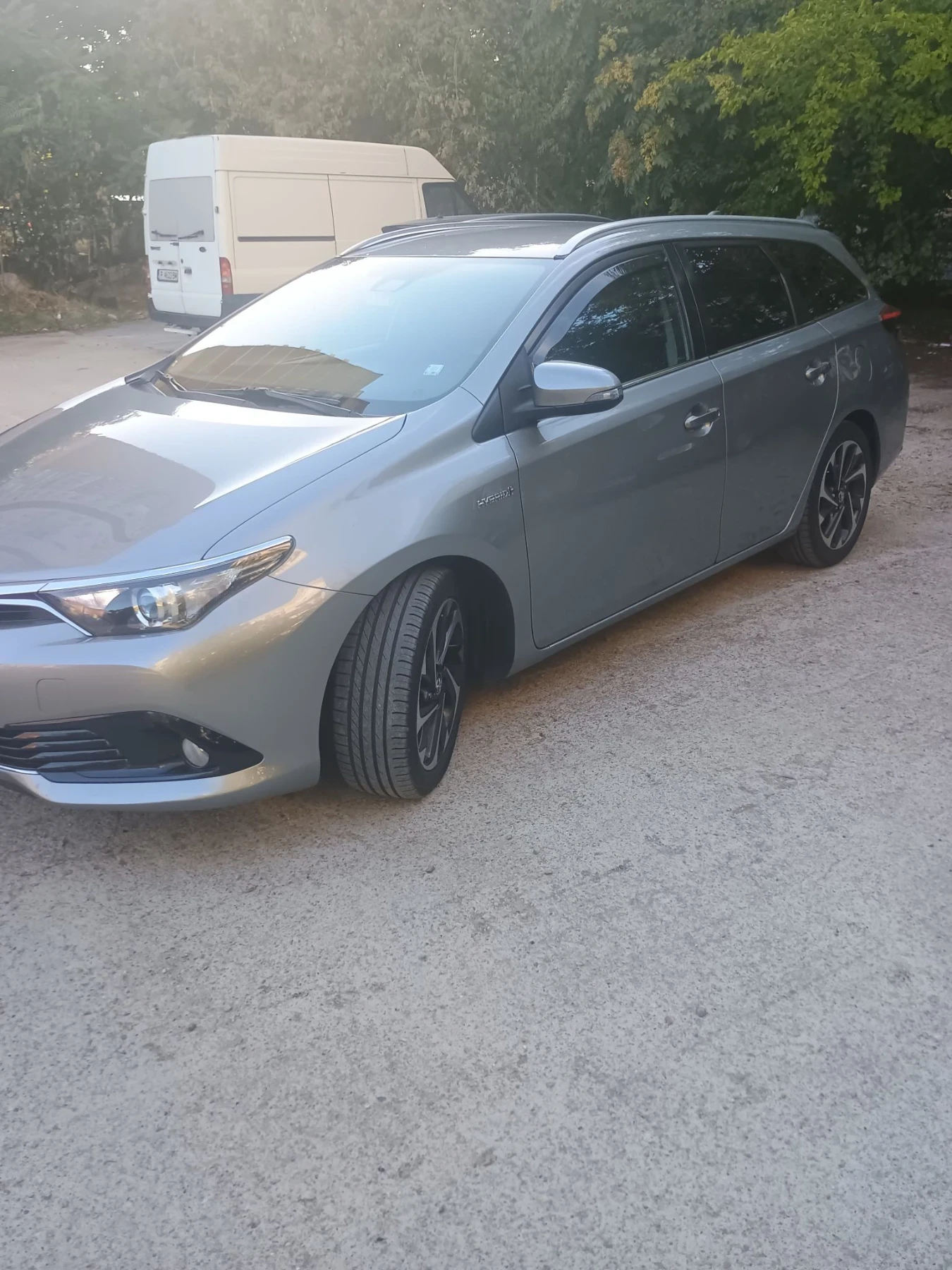 Toyota Auris, снимка 2 - Автомобили и джипове - 56347988