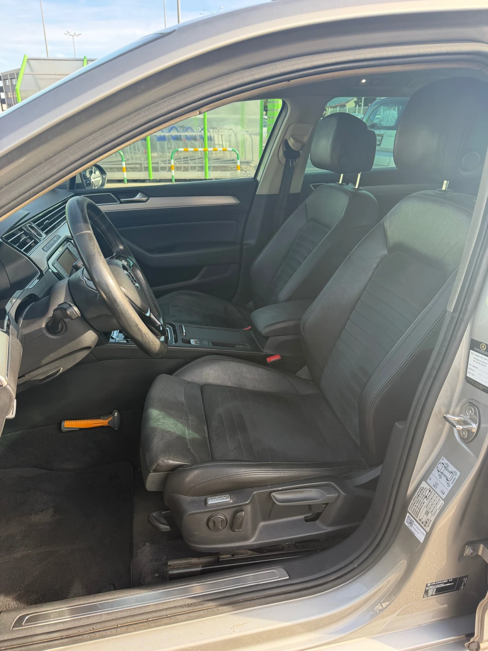 VW Passat 1.6TDI R-LINE DSG DIGITAL , снимка 7 - Автомобили и джипове - 56408969
