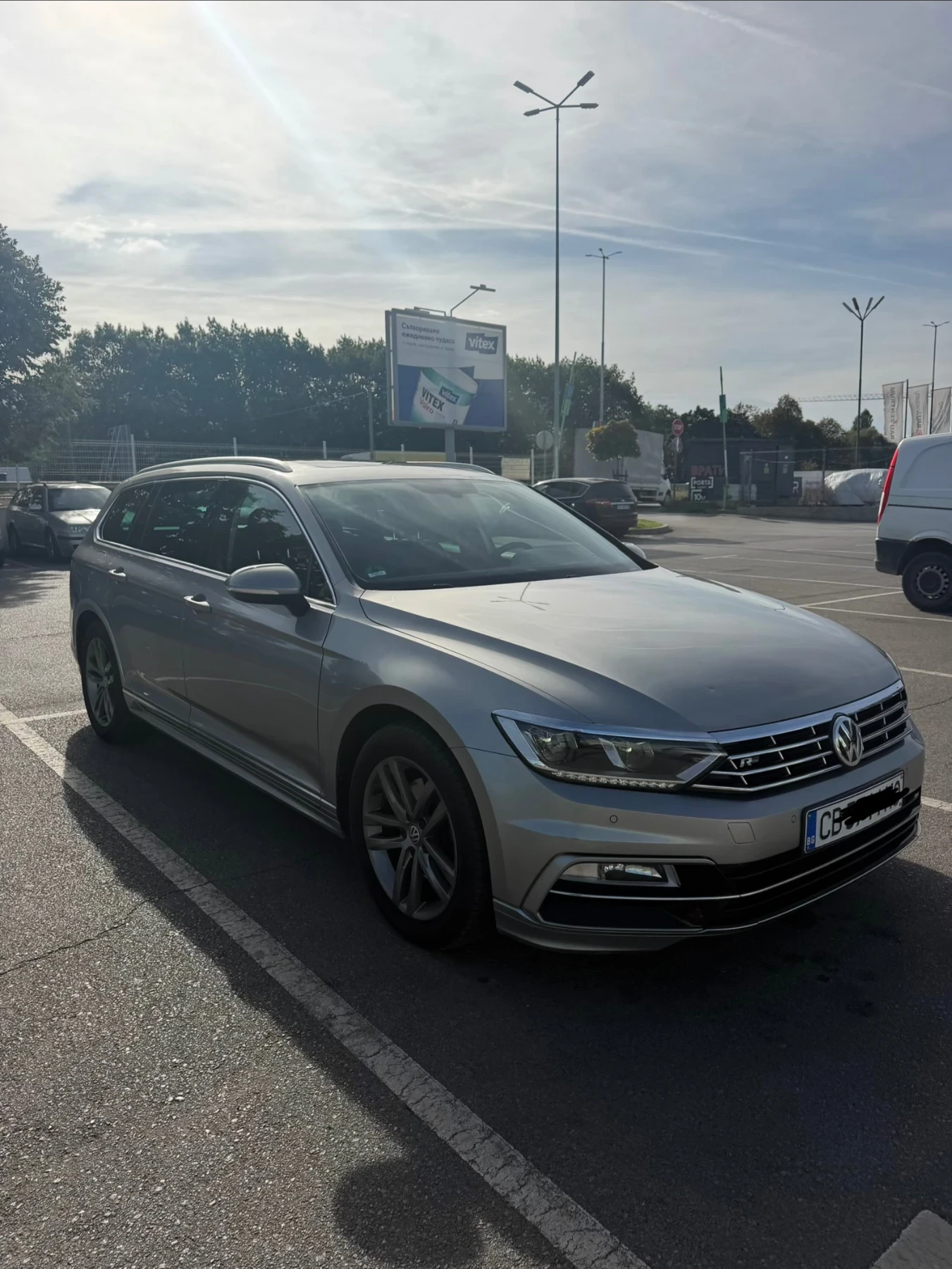 VW Passat 1.6TDI R-LINE DSG DIGITAL , снимка 2 - Автомобили и джипове - 56408969