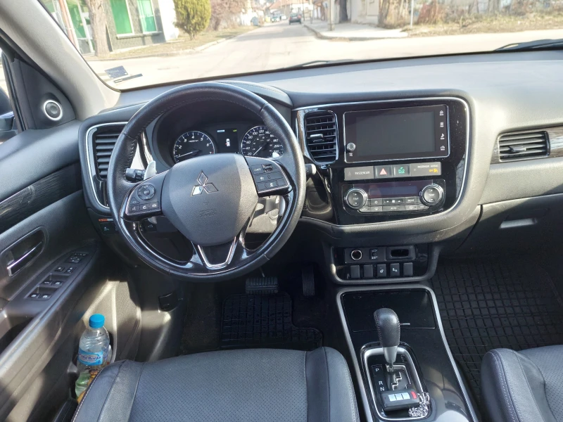 Mitsubishi Outlander 3.0 V6 224kc.4X4 + АГУ, снимка 6 - Автомобили и джипове - 49532459