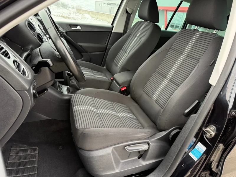 VW Tiguan 2.0TDI / 4MOTION / NAVI / PARKTRONIC/ FULL SERVICE, снимка 9 - Автомобили и джипове - 53357075