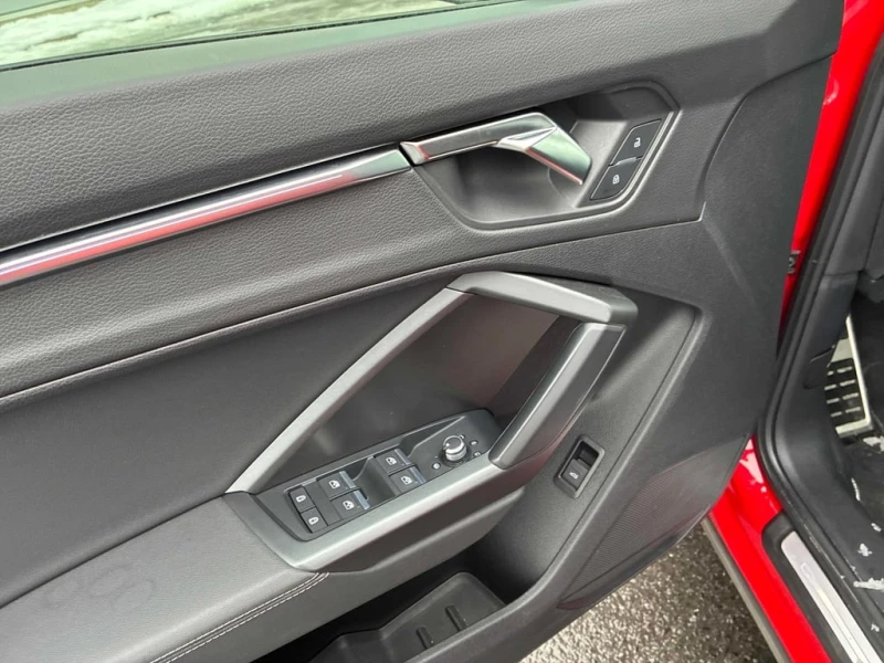 Audi Q3 Progressiv| DISTRONIC| ПОДГРЕВИ| ДИГИТАЛНО ТАБЛО, снимка 10 - Автомобили и джипове - 53460541