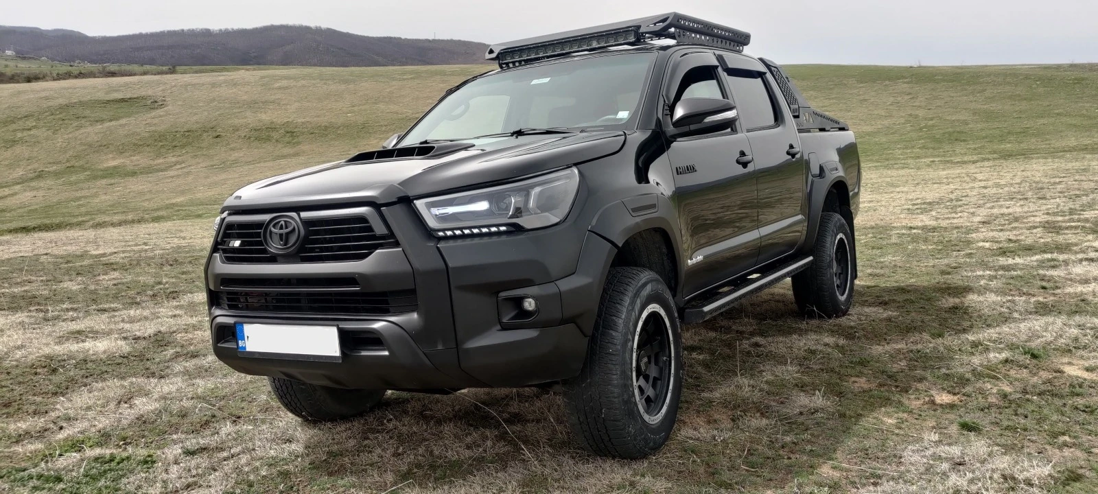 Toyota Hilux Invincible 3.0 D4D - изображение 2