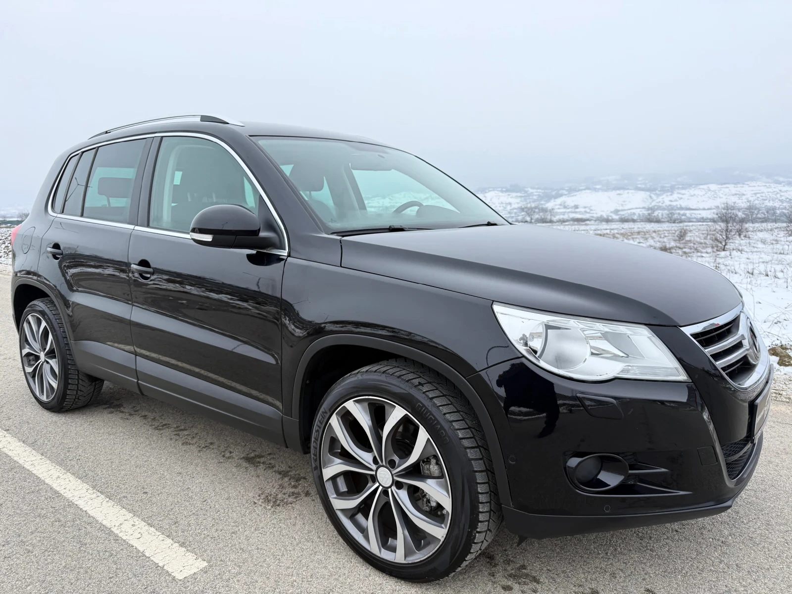 VW Tiguan 2.0TDI / 4MOTION / NAVI / PARKTRONIC/ FULL SERVICE | Mobile.bg � ����������� 1