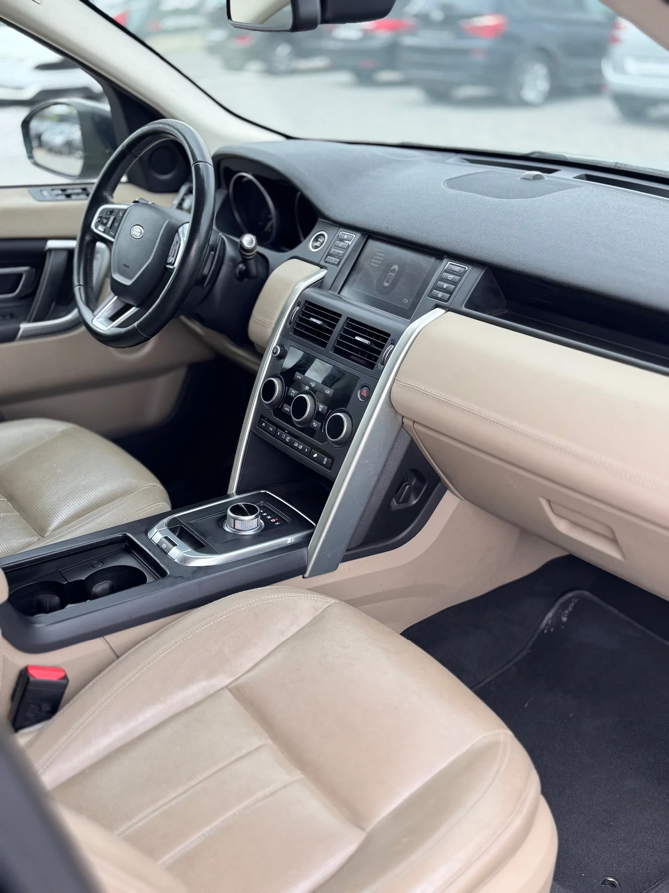 Land Rover Discovery Sport 7-местен / 2.2TD4 /HSE Luxury/4х4, снимка 11 - Автомобили и джипове - 54459007
