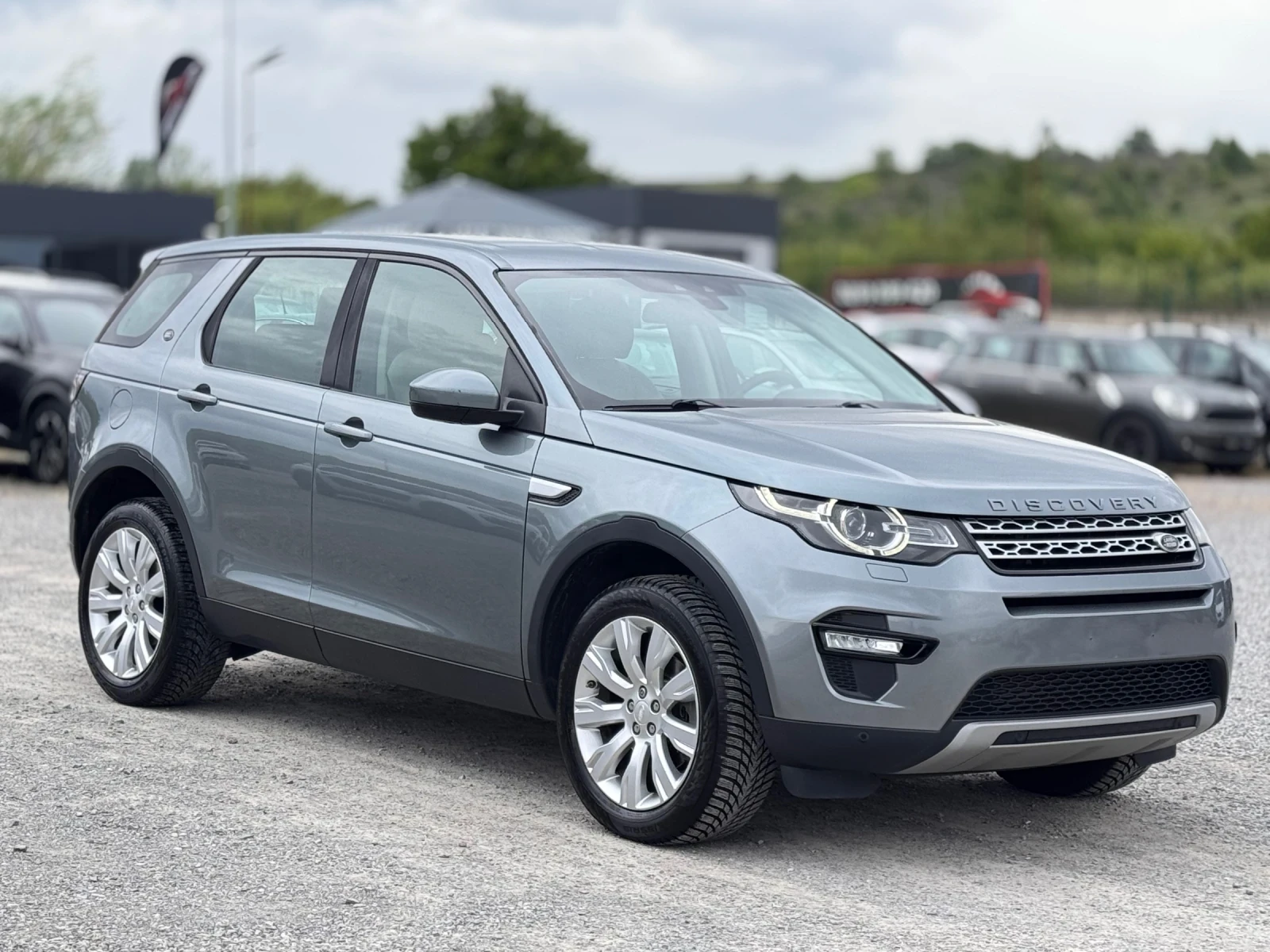 Land Rover Discovery Sport 7-местен / 2.2TD4 /HSE Luxury/4х4, снимка 3 - Автомобили и джипове - 54459007