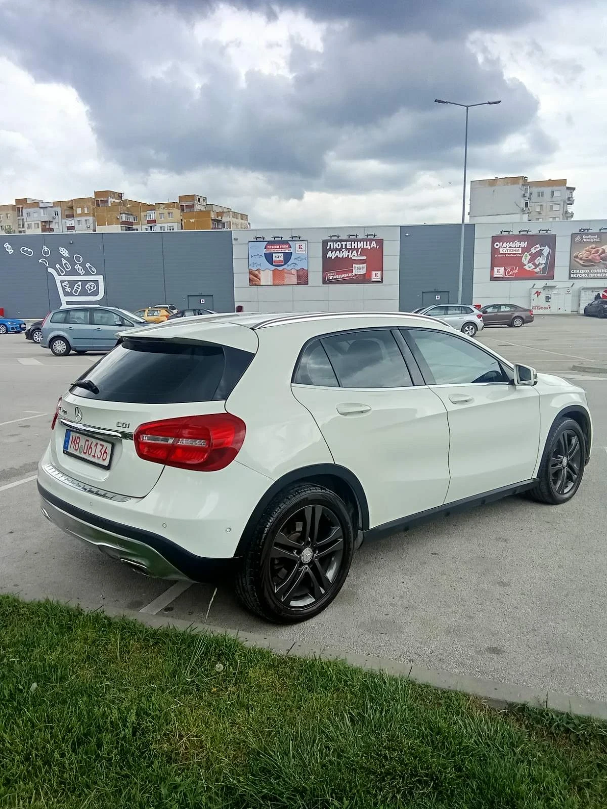 Mercedes-Benz GLA 2.2cdi, автомат, камера, кожа, снимка 4 - Автомобили и джипове - 54489590