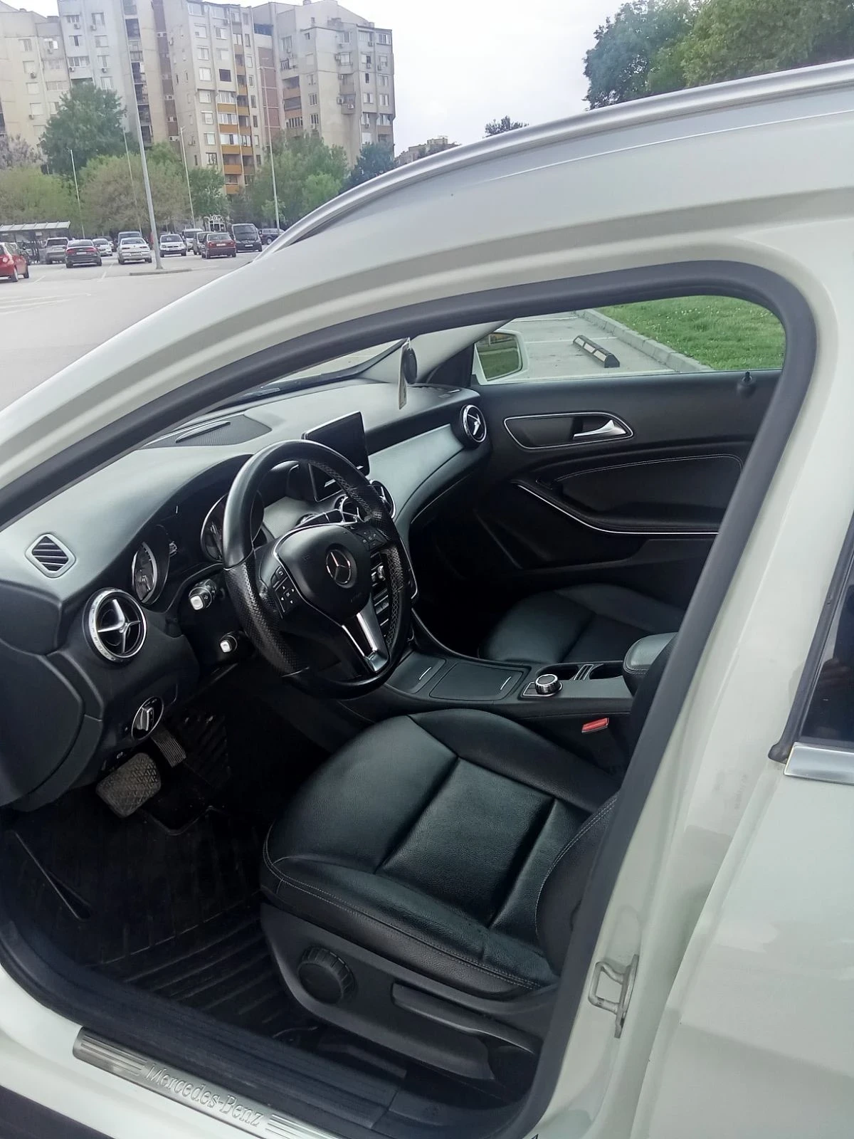 Mercedes-Benz GLA 2.2cdi, автомат, камера, кожа, снимка 6 - Автомобили и джипове - 54489590