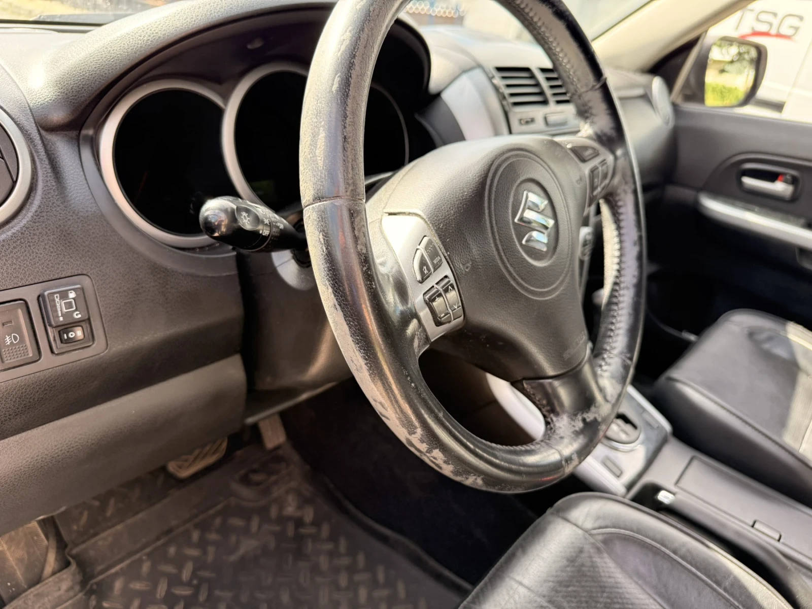 Suzuki Grand vitara, снимка 8 - Автомобили и джипове - 54731135