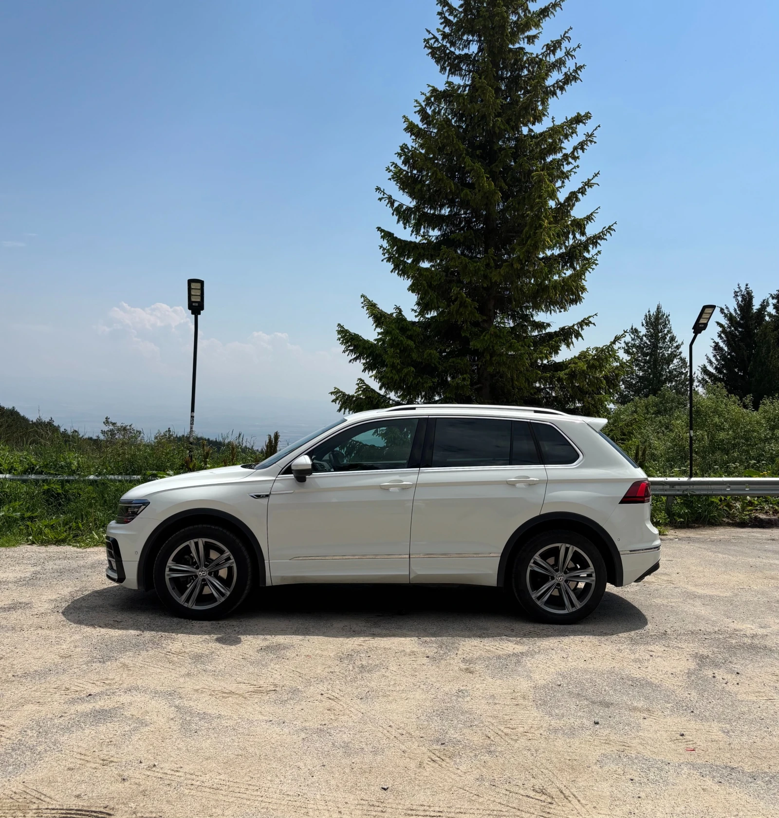 VW Tiguan 2.0 TSI/ 4 Motion/ R-Line/ ПЪРВИ СОБСТВЕНИК, снимка 4 - Автомобили и джипове - 55161996