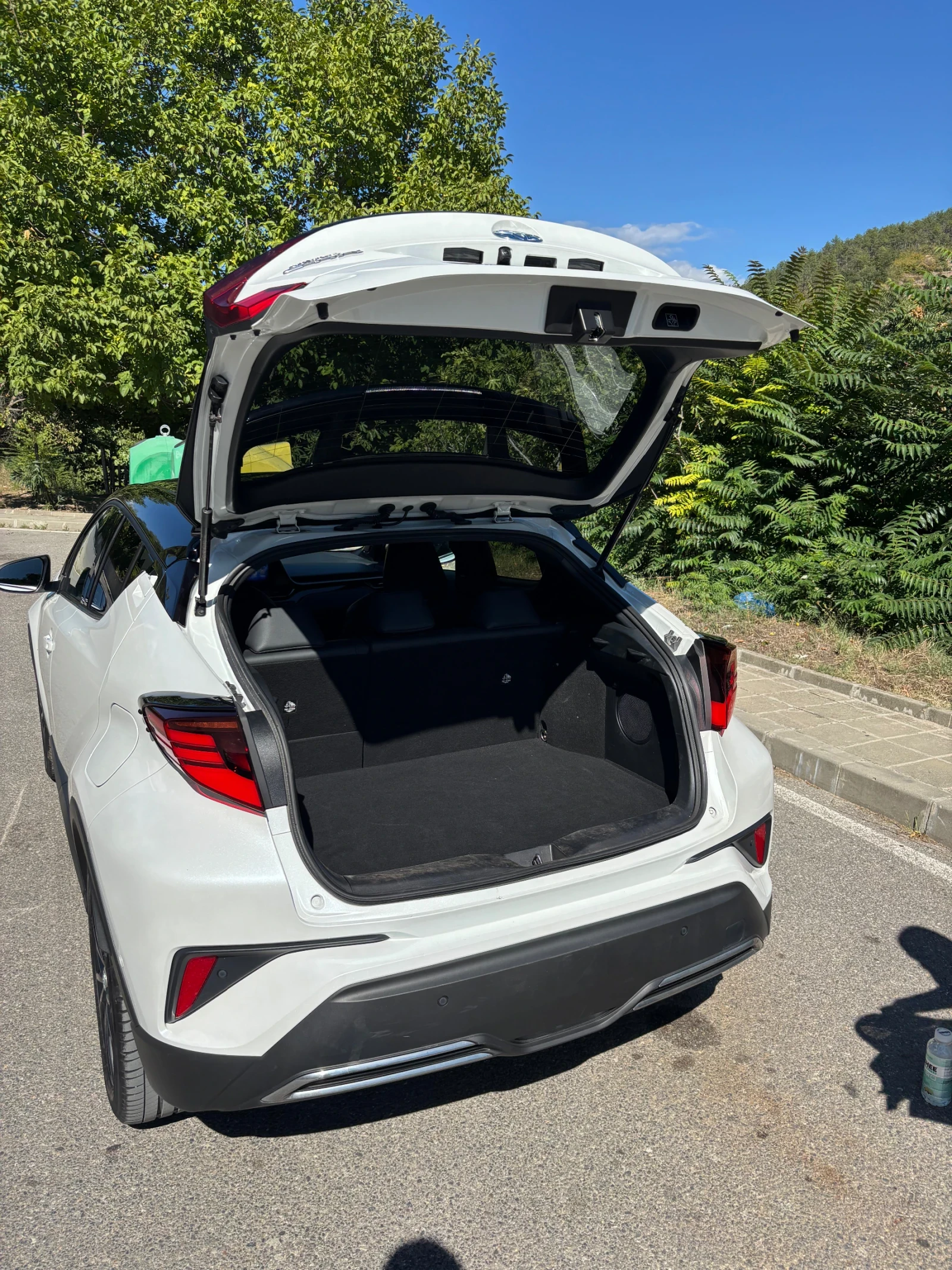 Toyota C-HR 2.0 HYB CUORE, снимка 11 - Автомобили и джипове - 56086652