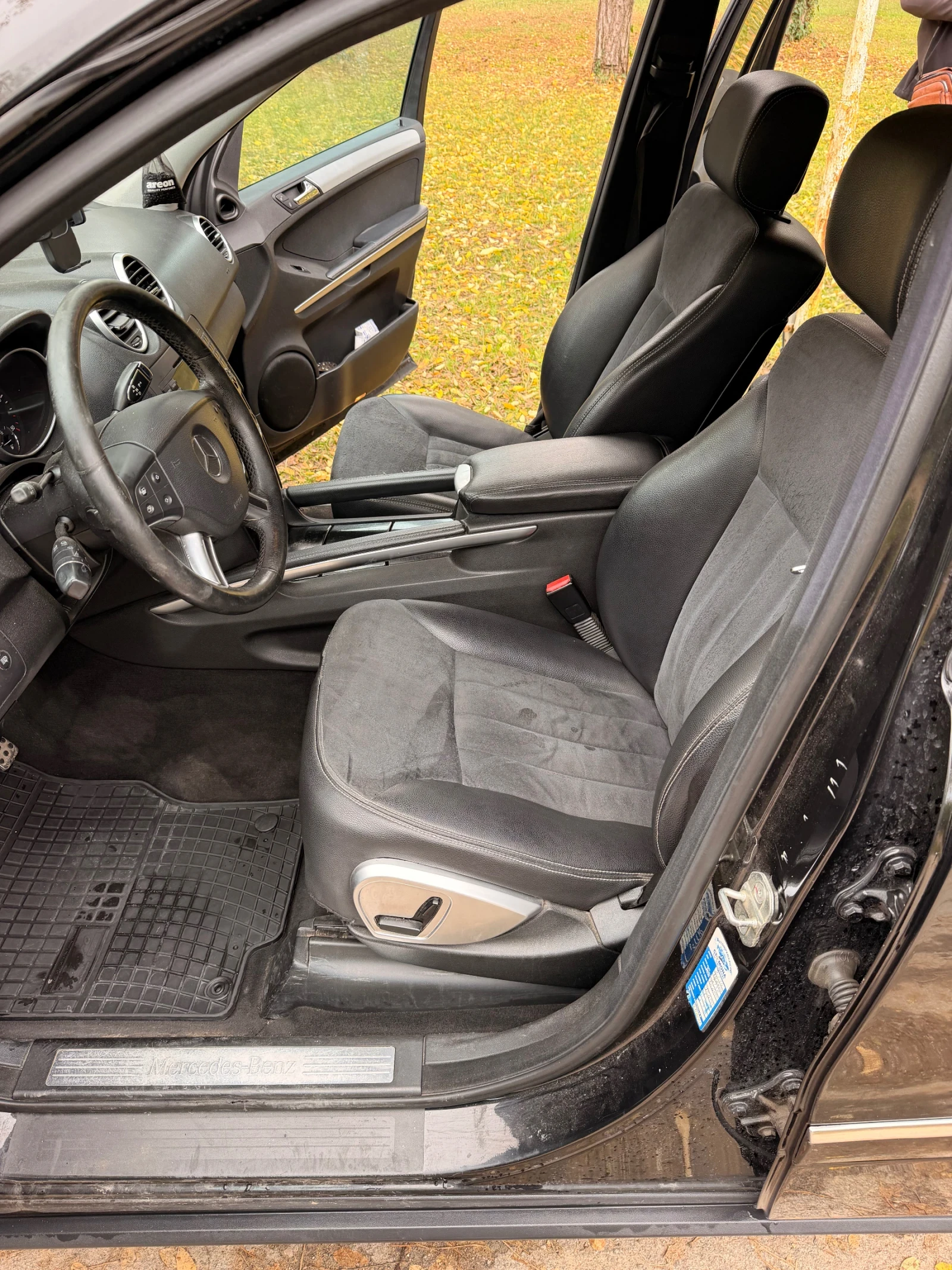 Mercedes-Benz ML 320, снимка 6 - Автомобили и джипове - 56746259