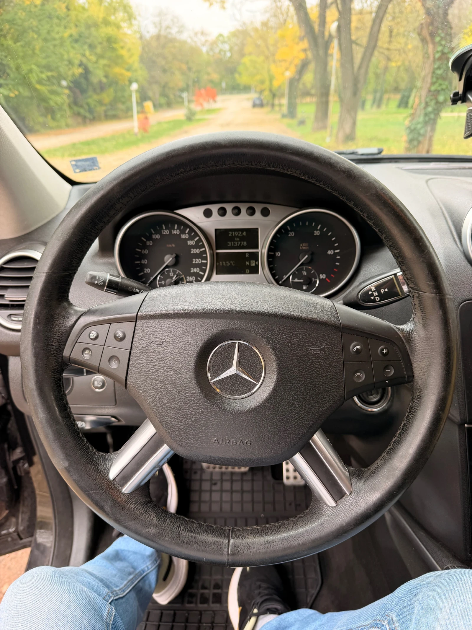 Mercedes-Benz ML 320, снимка 10 - Автомобили и джипове - 56746259