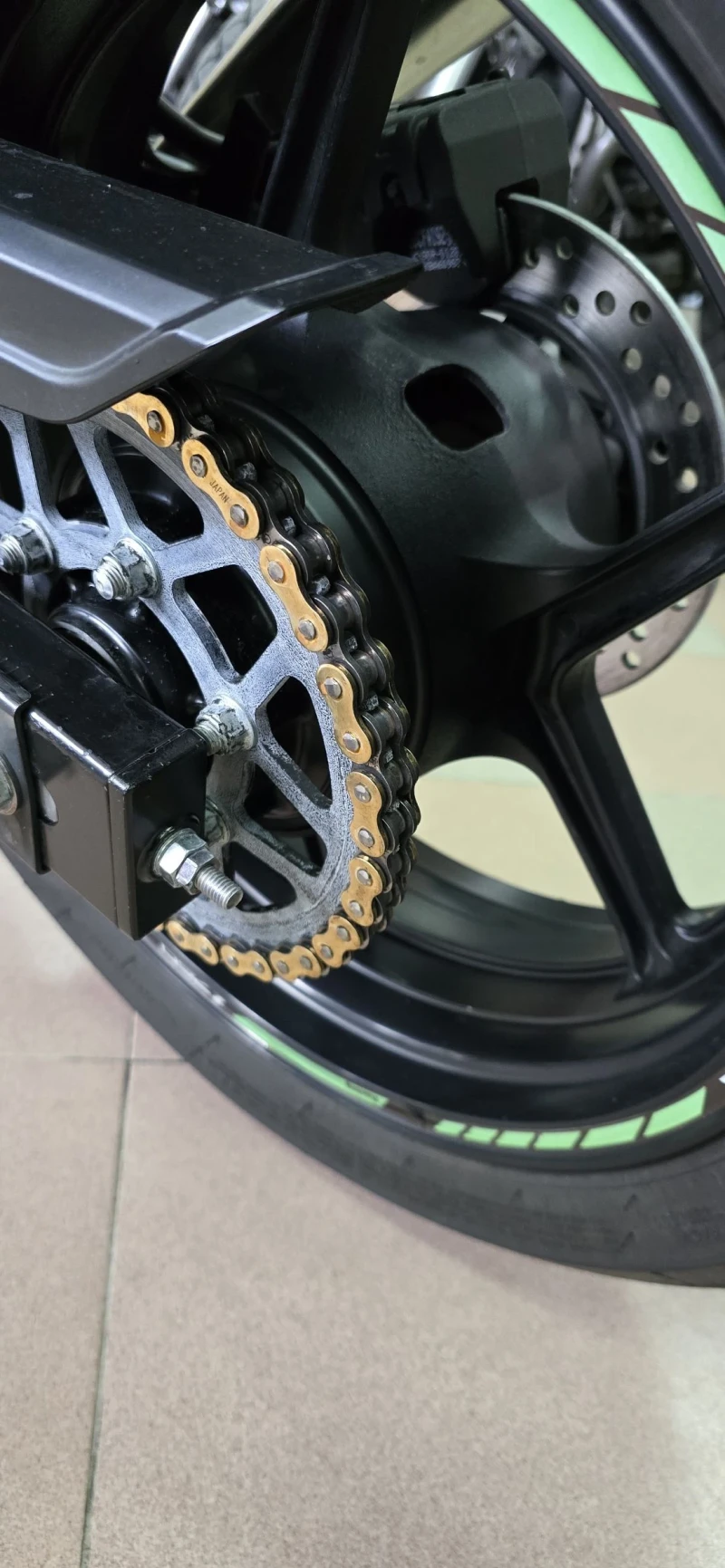 Kawasaki Z 750  ARROW ! Като нов ! Лизинг !, снимка 16 - Мотоциклети и мототехника - 53393203