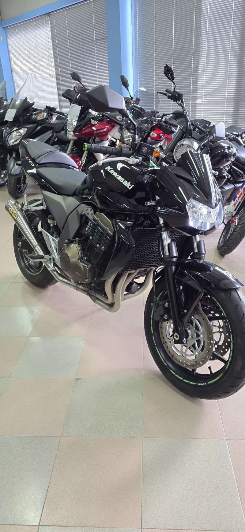 Kawasaki Z 750  ARROW ! Като нов ! Лизинг !, снимка 3 - Мотоциклети и мототехника - 53393203