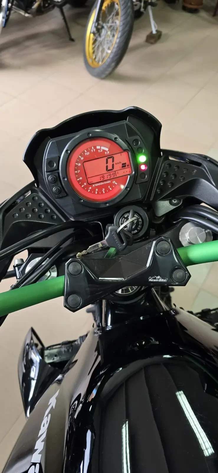 Kawasaki Z 750  ARROW ! Като нов ! Лизинг !, снимка 8 - Мотоциклети и мототехника - 53393203