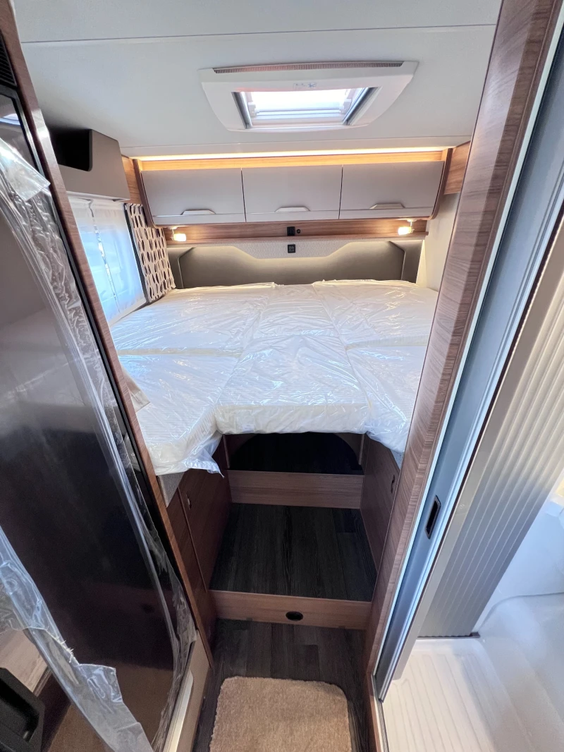 Кемпер Knaus  VAN TI PLUS 650 MEG, АВТОМАТИК KЛИМАТИК WEBASTO, снимка 12 - Каравани и кемпери - 49683976