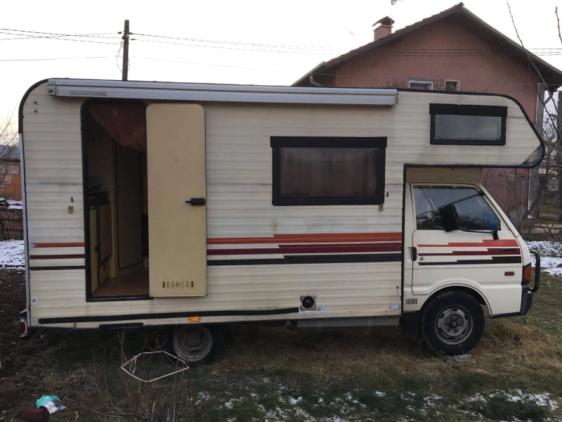 Кемпер Mazda Е 2000, снимка 5 - Каравани и кемпери - 53063658