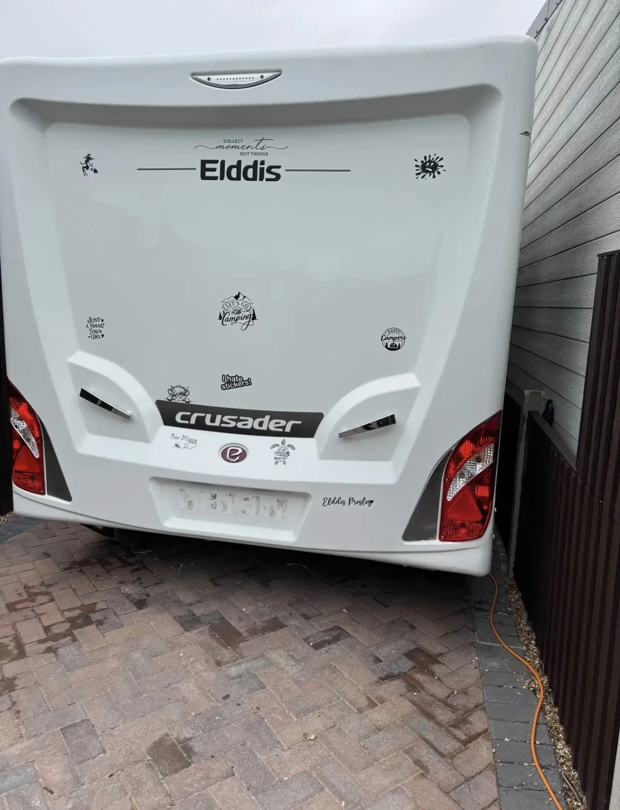 Каравана Eldis Crusader LUXURY , снимка 13 - Каравани и кемпери - 55681830