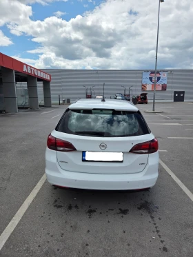 Opel Astra Sports Tourer, снимка 5