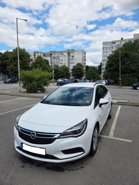 Opel Astra Sports Tourer, снимка 8