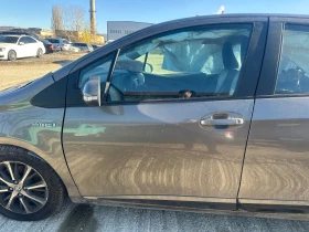 Toyota Yaris 1.5i Hybrid На части, снимка 12