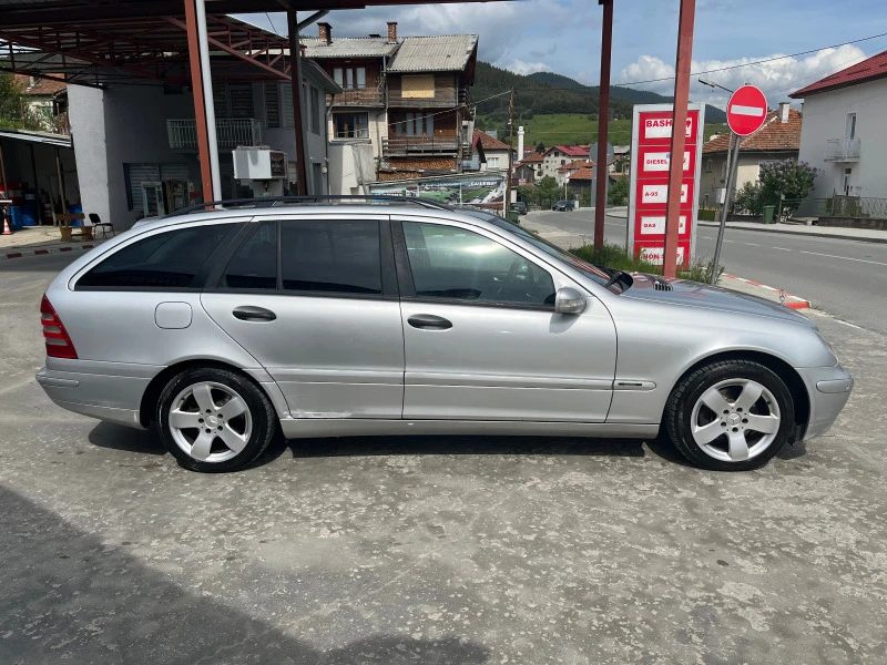 Mercedes-Benz C 220 Нов внос , снимка 4 - Автомобили и джипове - 41026319