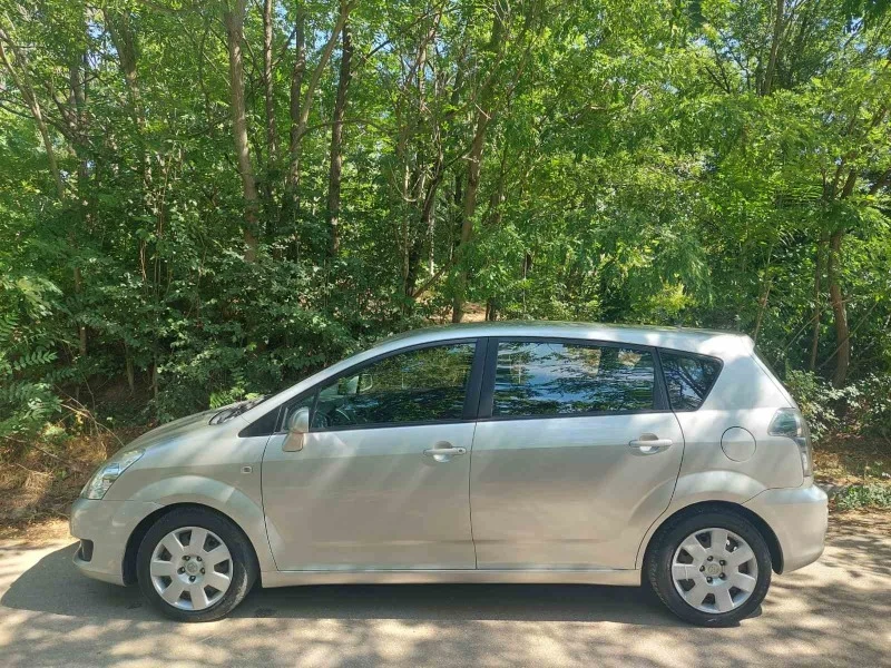 Toyota Corolla verso 2.2  D4D/136 p.s Facelift, снимка 3 - Автомобили и джипове - 46542263