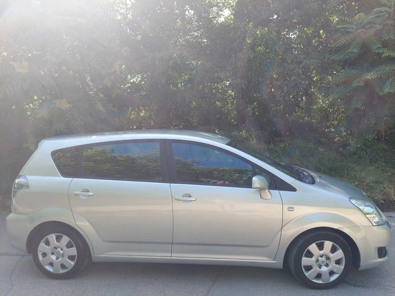 Toyota Corolla verso 2.2  D4D/136 p.s Facelift, снимка 2 - Автомобили и джипове - 46542263