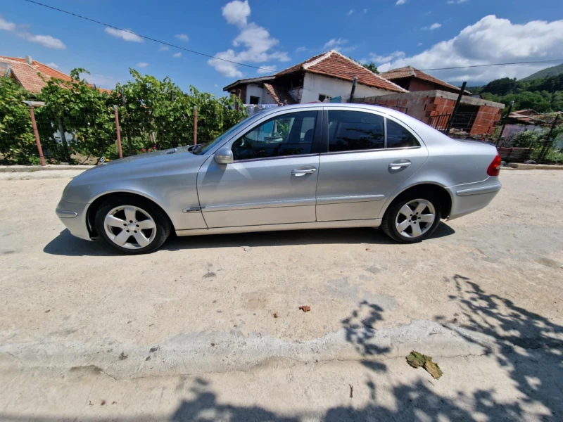 Mercedes-Benz E 270, снимка 6 - Автомобили и джипове - 47775640