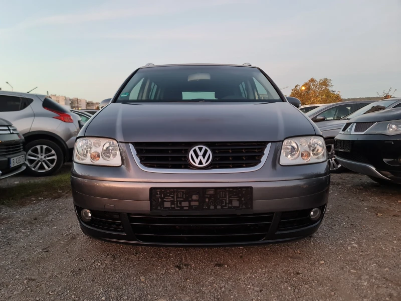 VW Touran БЕЗУПРЕЧНА, снимка 6 - Автомобили и джипове - 48146771