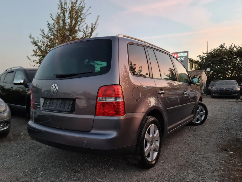 VW Touran БЕЗУПРЕЧНА, снимка 4 - Автомобили и джипове - 48146771