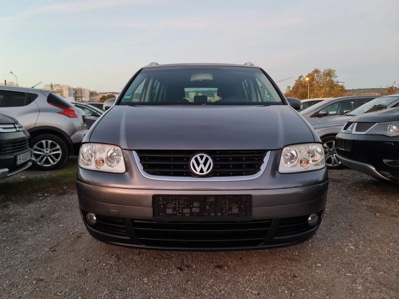 VW Touran БЕЗУПРЕЧНА, снимка 5 - Автомобили и джипове - 48146771