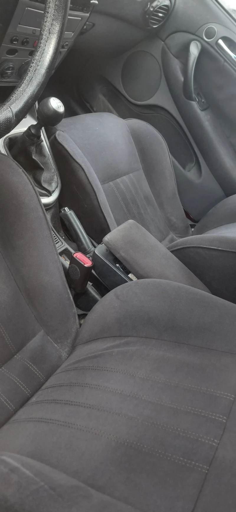 Alfa Romeo 147 1.9 jtd, снимка 12 - Автомобили и джипове - 50827399