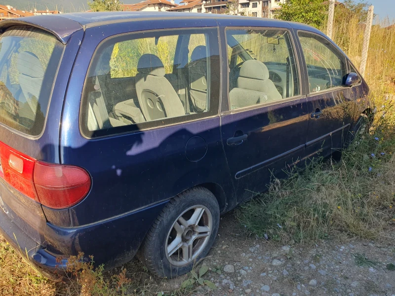 VW Sharan 1.8, снимка 3 - Автомобили и джипове - 52473357