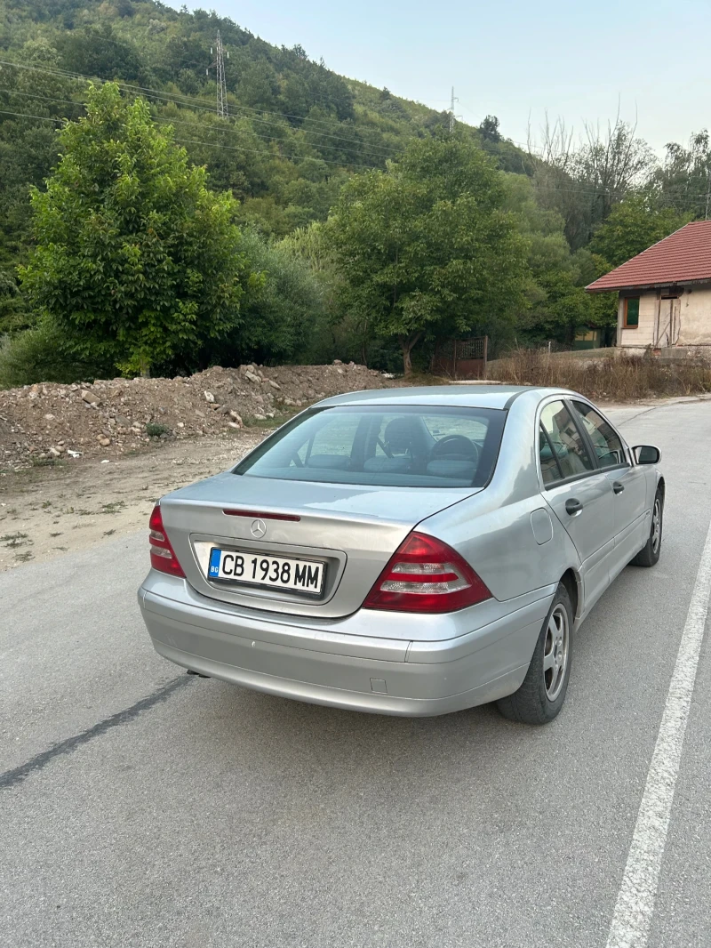 Mercedes-Benz C 180, снимка 4 - Автомобили и джипове - 52634443