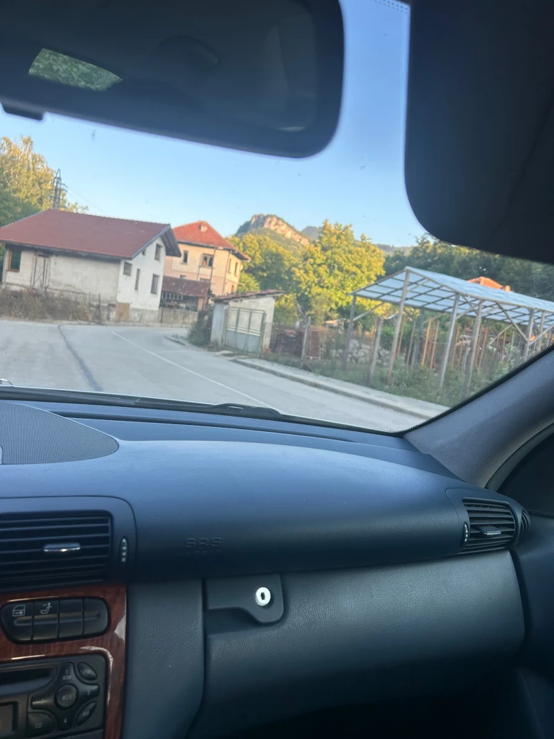 Mercedes-Benz C 180, снимка 9 - Автомобили и джипове - 52634443