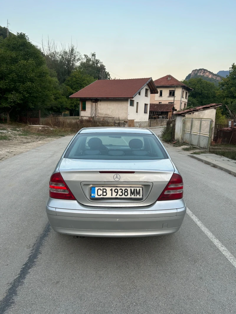 Mercedes-Benz C 180, снимка 5 - Автомобили и джипове - 52634443