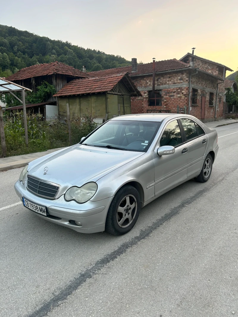 Mercedes-Benz C 180, снимка 3 - Автомобили и джипове - 52634443