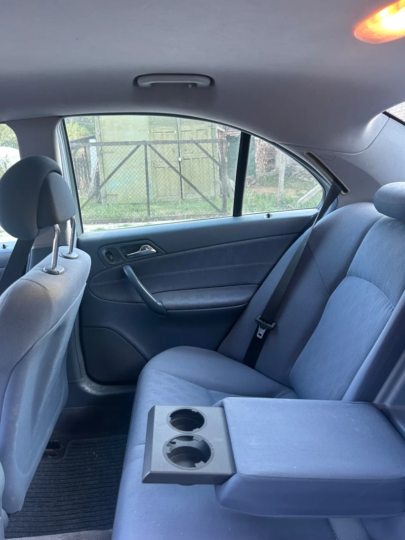 Mercedes-Benz C 180, снимка 12 - Автомобили и джипове - 52634443