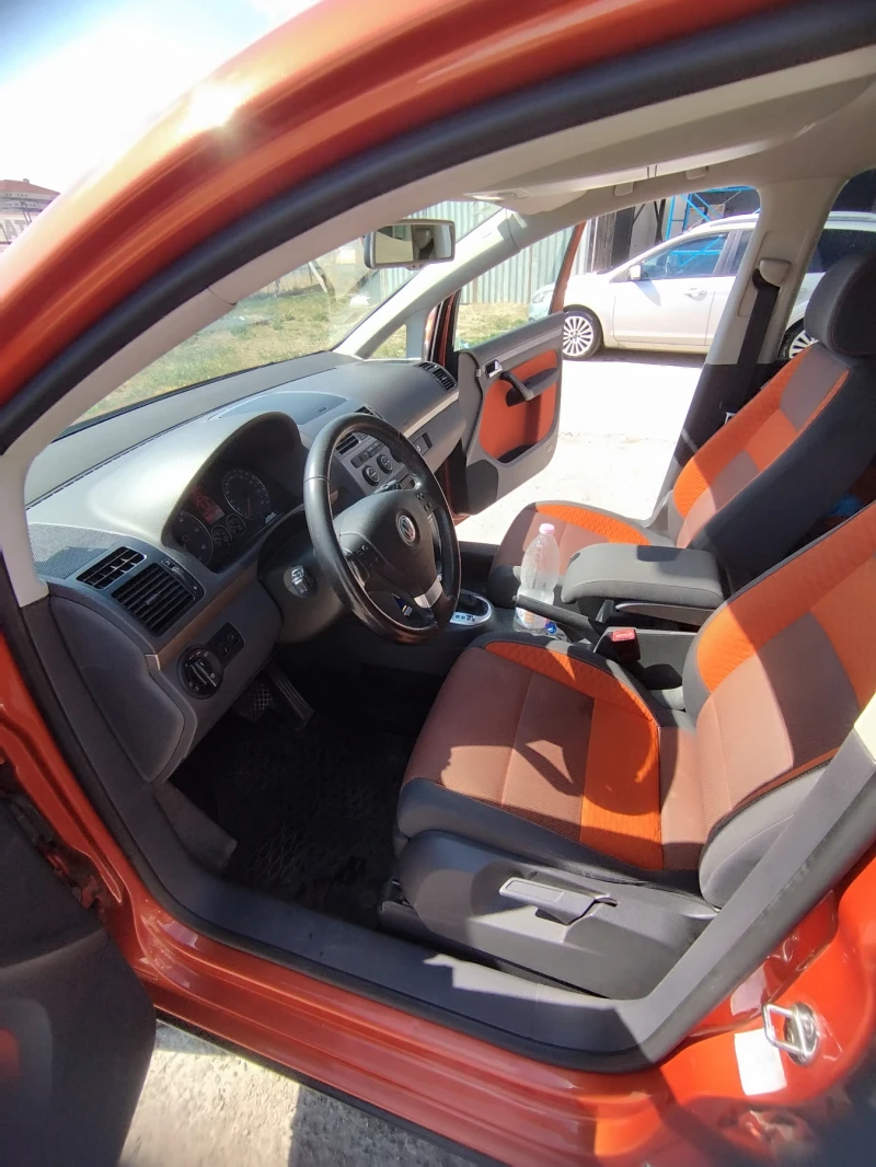 VW Touran Cross Touran, снимка 15 - Автомобили и джипове - 51635989