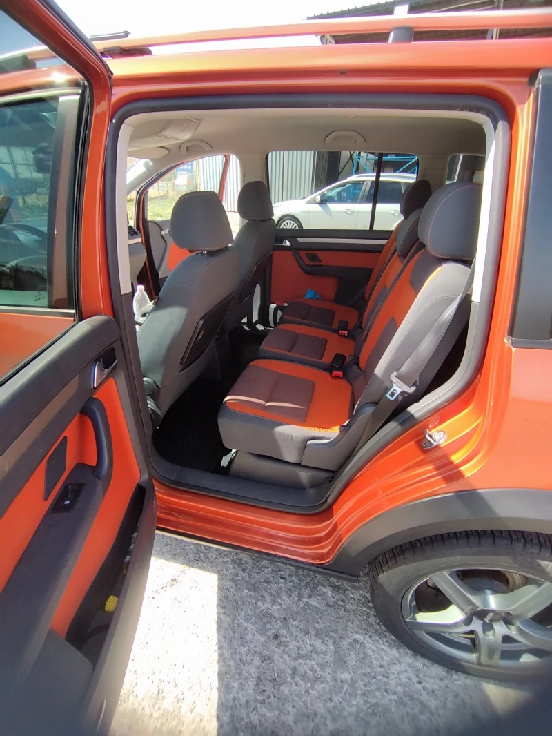 VW Touran Cross Touran, снимка 12 - Автомобили и джипове - 51635989