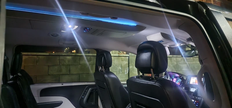 Lancia Voyager, снимка 15 - Автомобили и джипове - 52366022